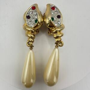 1980s 1990s vintage gold tone rhinestones faux pearls dangle clip on earrings